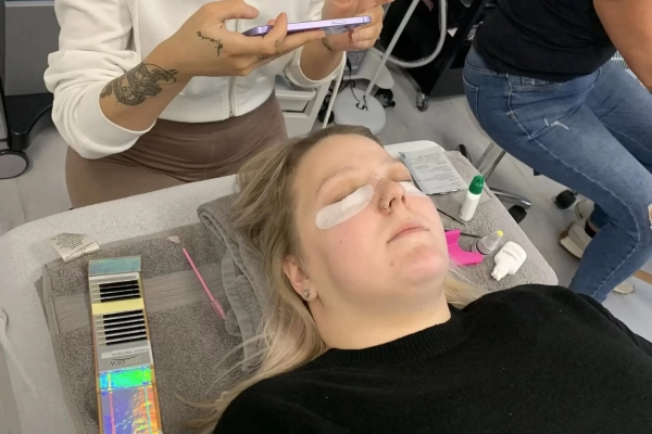 Russian Volume Eyelash extensions 1 day